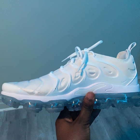 New Nike Vapormax all white - Picture 2 of 4